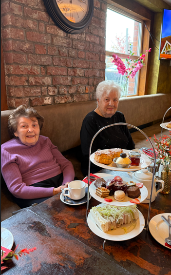 Trafford Waters Care Home Residents Enjoy Delightful Afternoon Tea Outing
