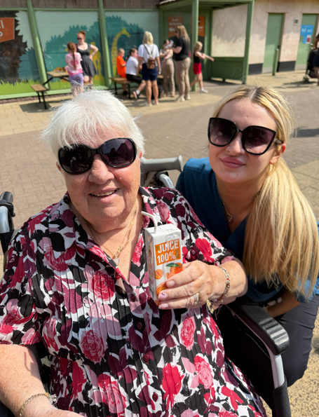 Trafford Waters Care Home Residents Enjoy Wild Day Out at Knowsley Safari Park